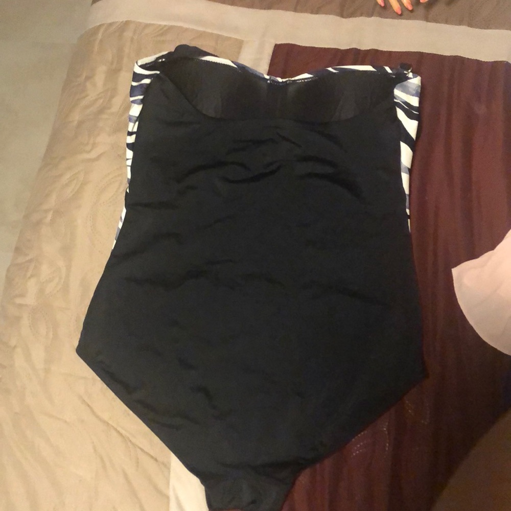 Swimsuit - Picture 2 of 3